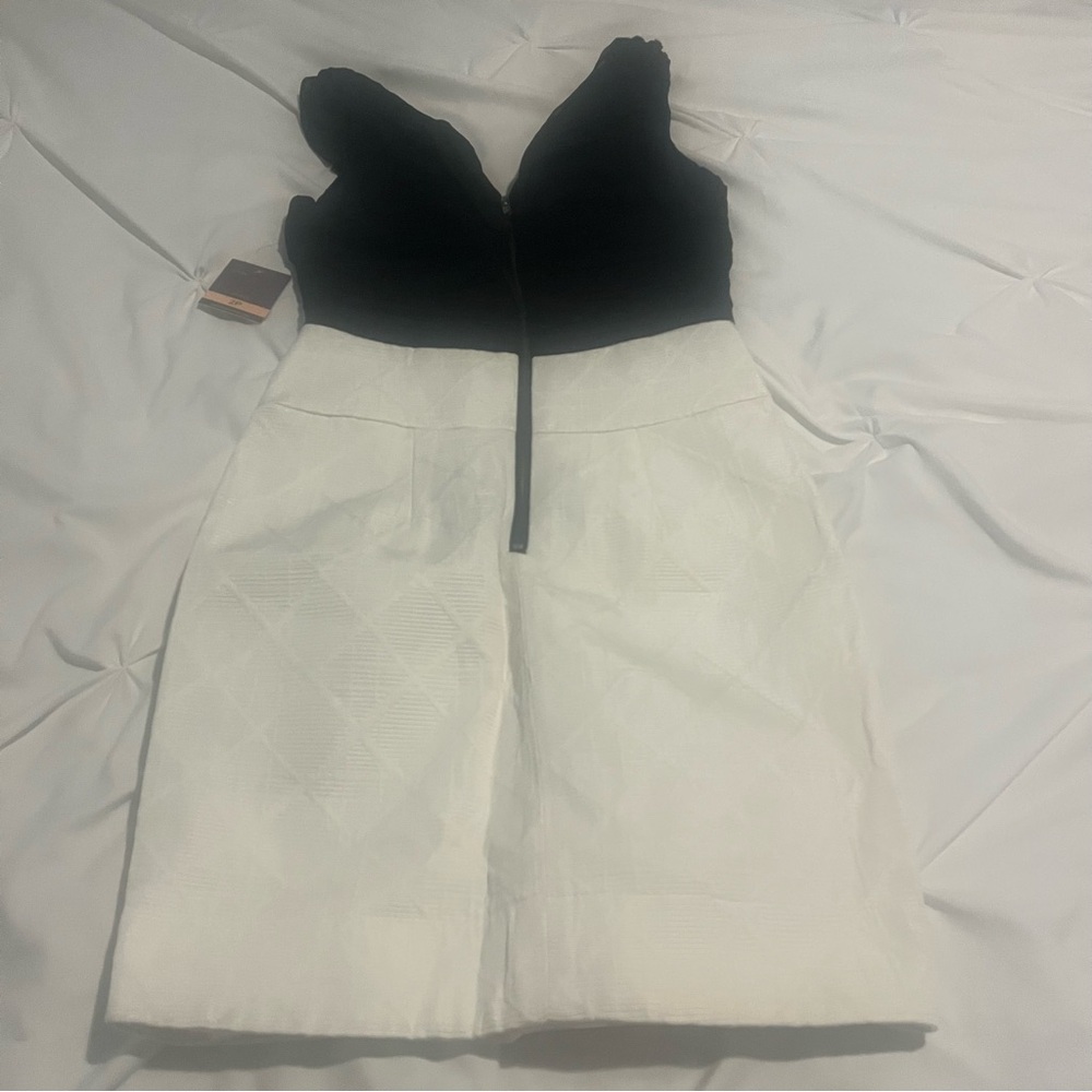 Taylor Dress Black Ivory 2P - Picture 2 of 8